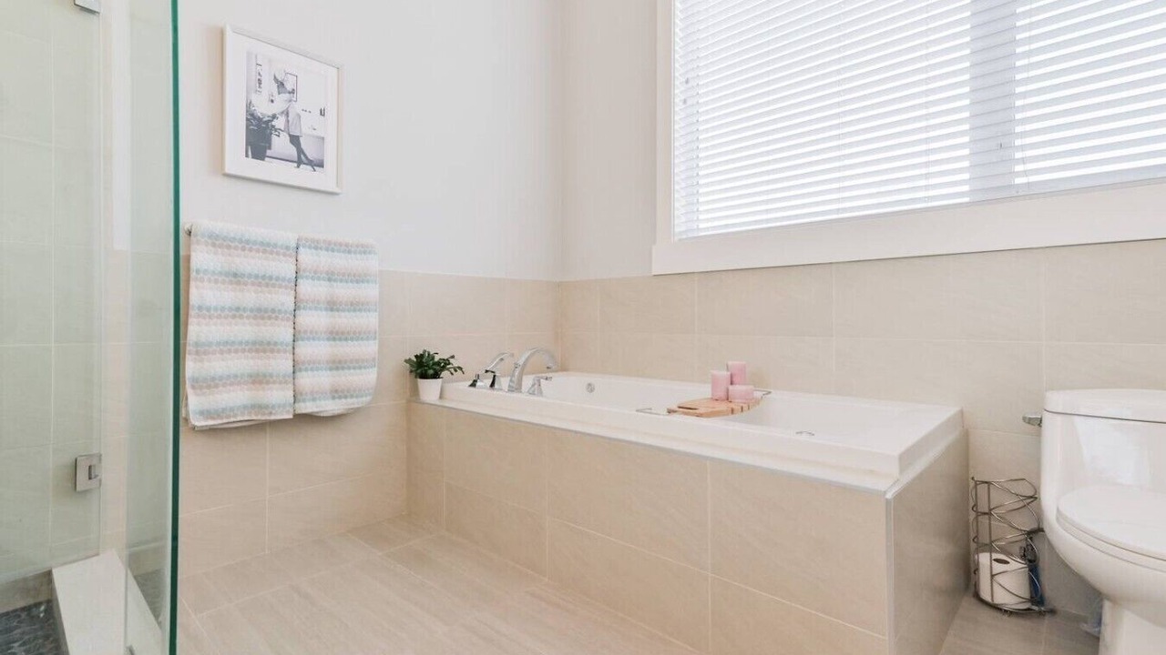 Photo of Bathroom in Sunalta