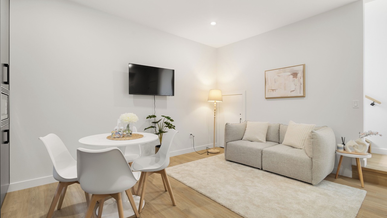 Photo of Livingroom in Shaganappi