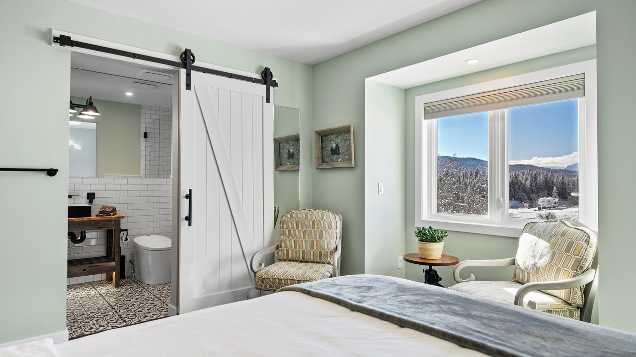 Photo of Bedroom in Foothills County