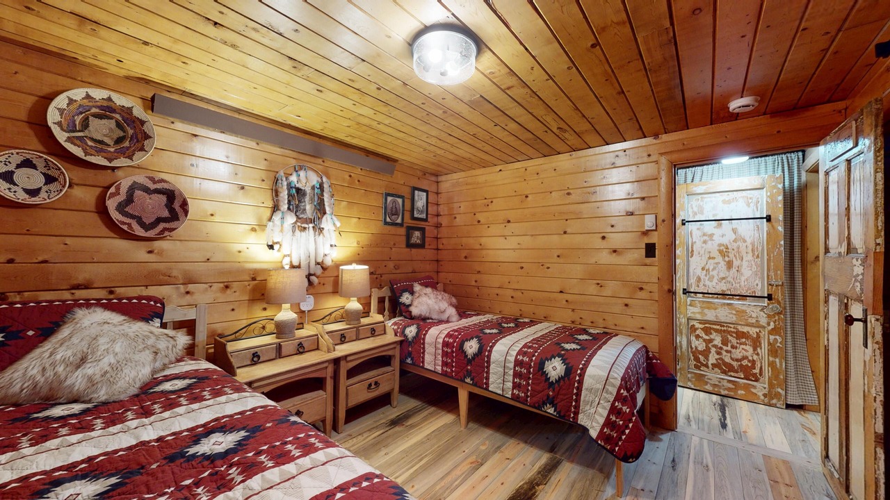 Photo of Bedroom in Pitkin