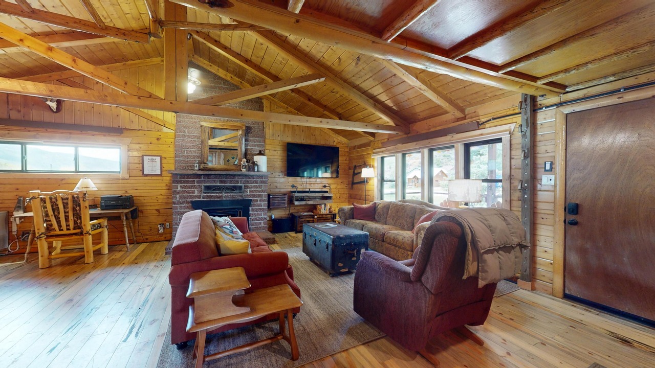 Photo of Livingroom in Pitkin