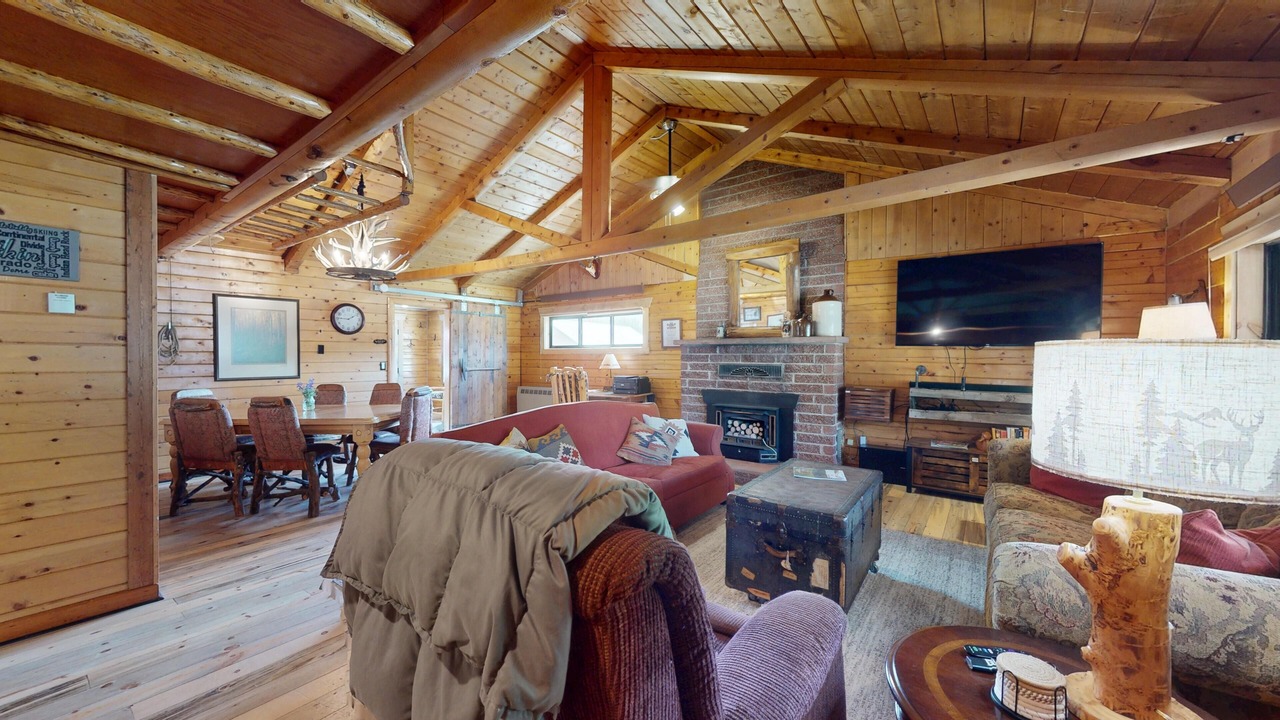 Photo of Livingroom in Pitkin