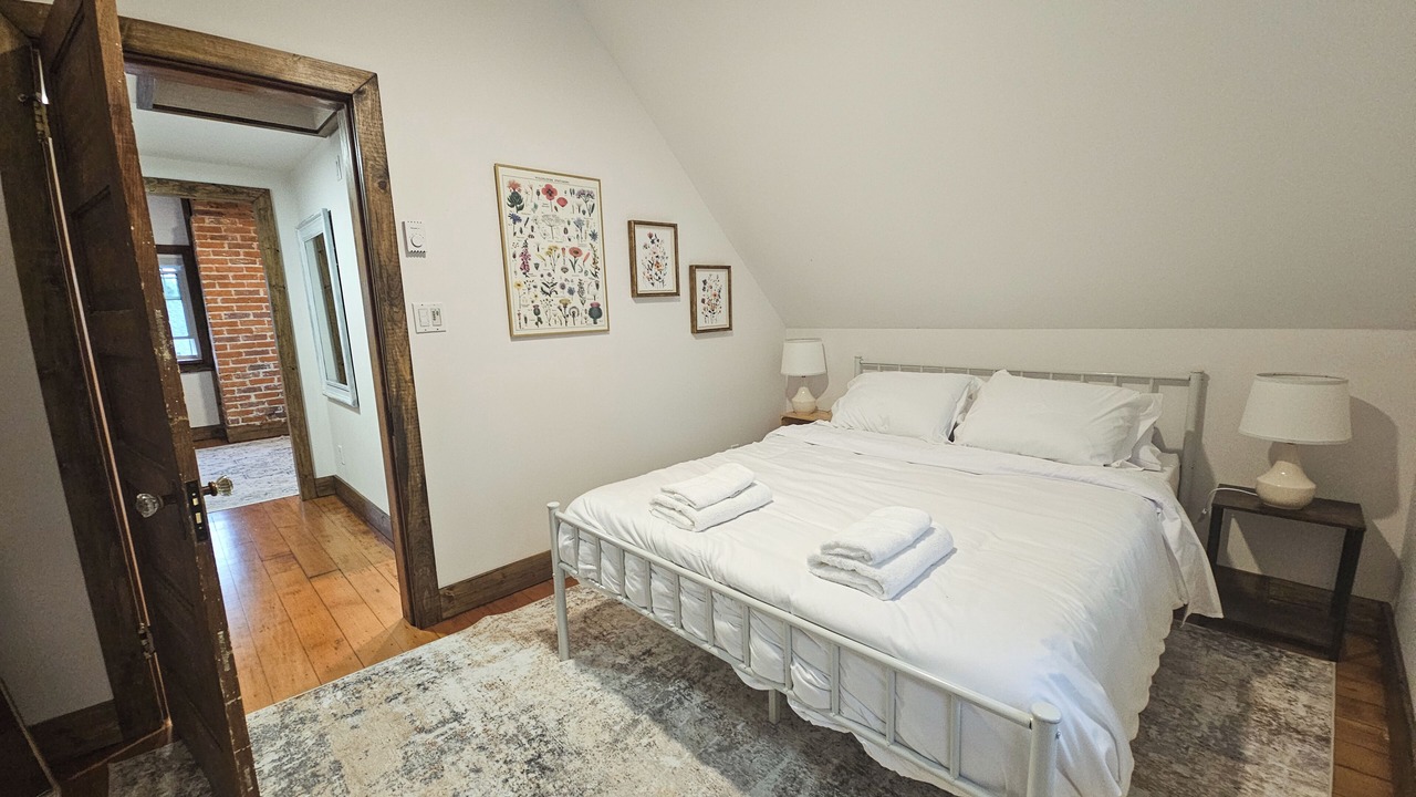Photo of Bedroom in Downtown Eastside
