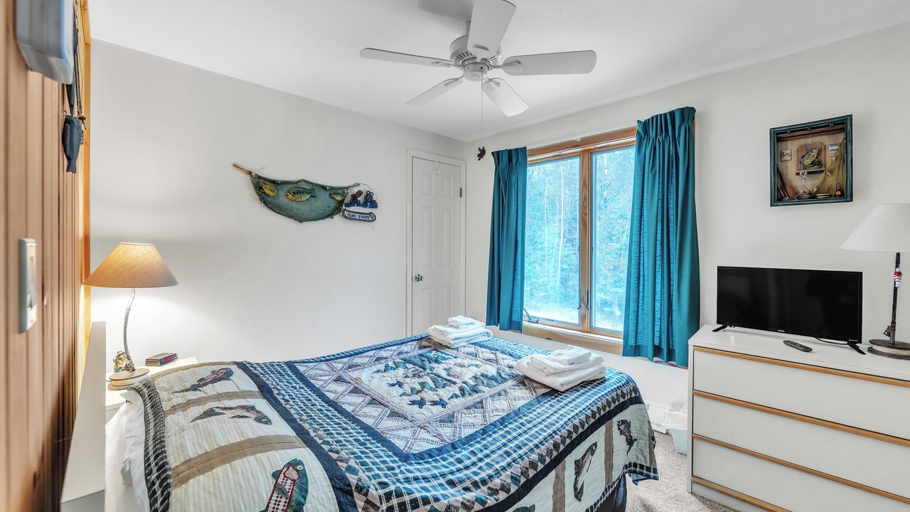 Photo of Bedroom in North Creek