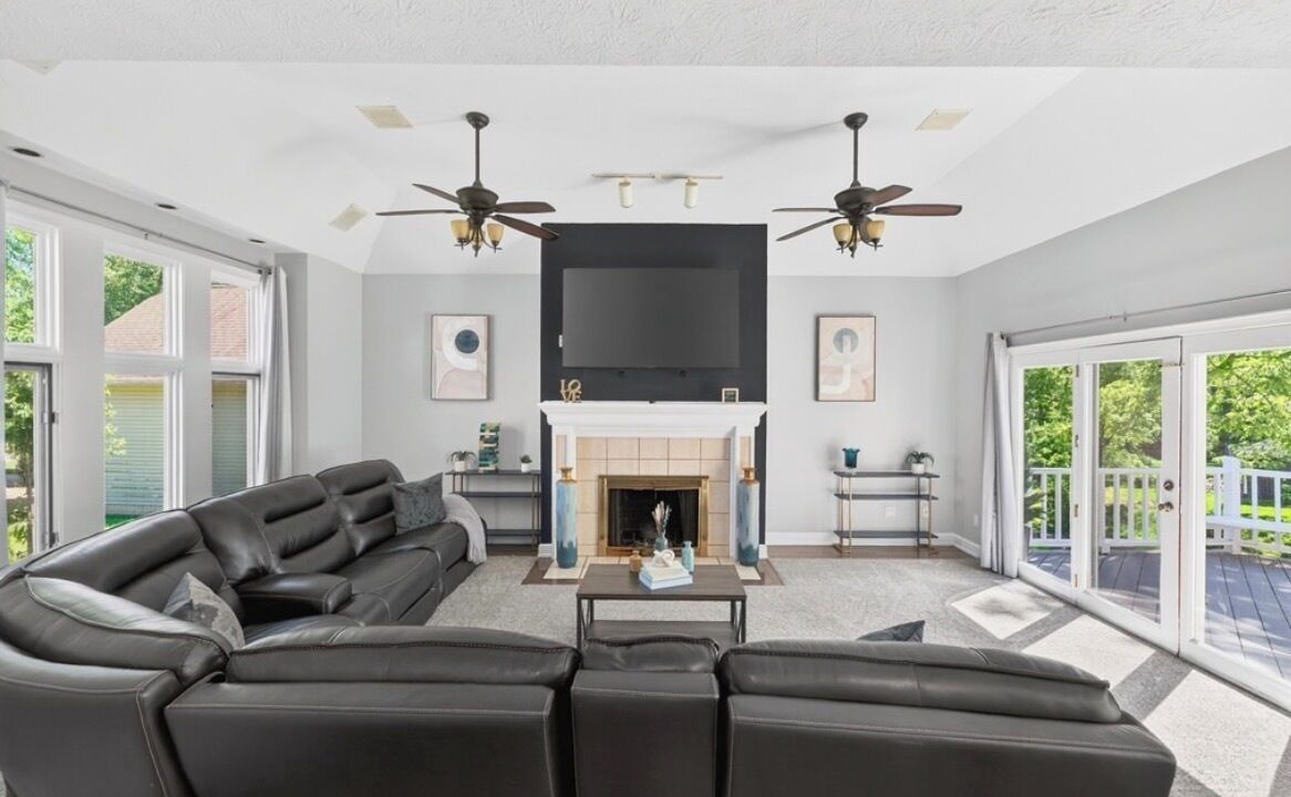 Photo of Livingroom in Amherst