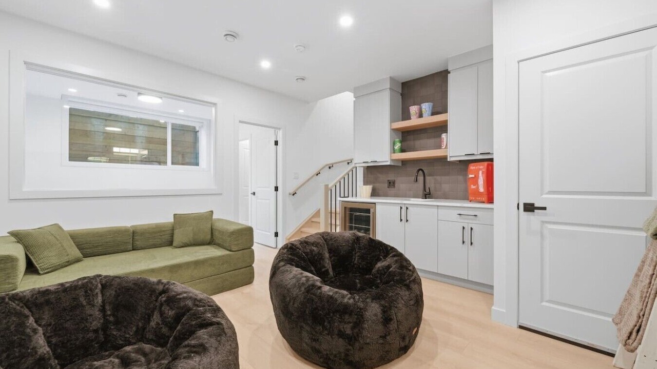 Photo of Livingroom in Renfrew