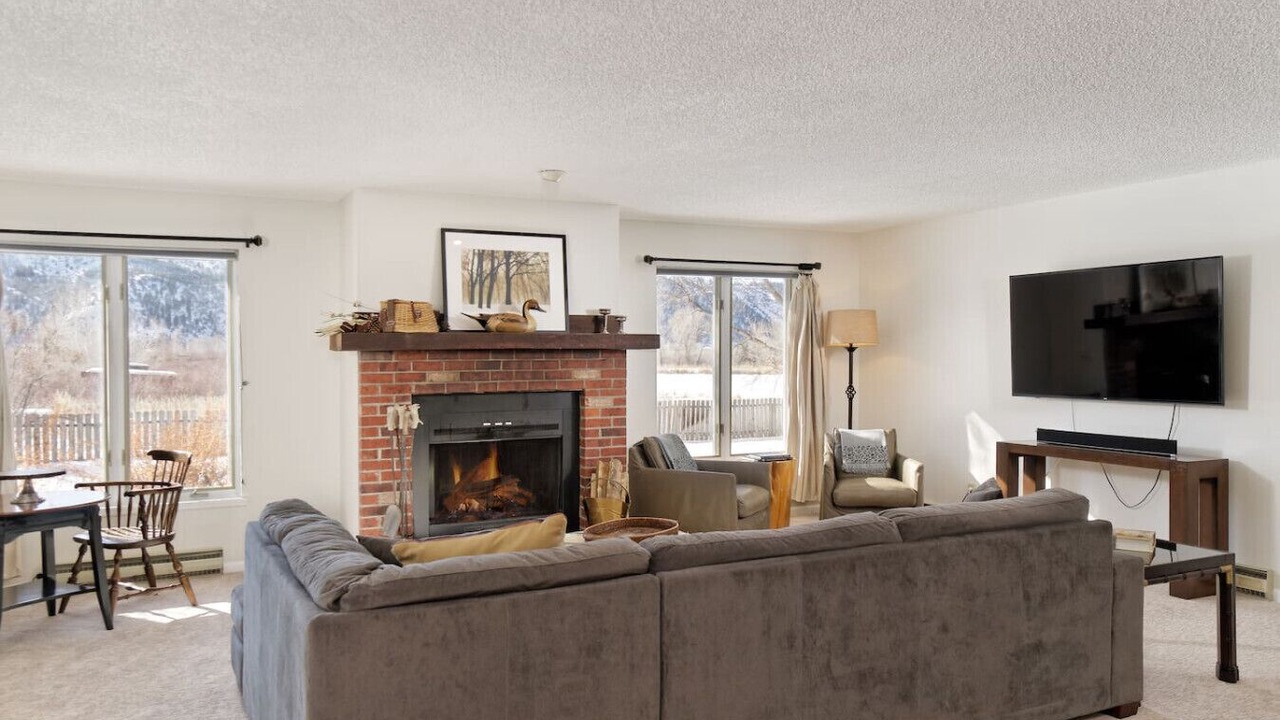Photo of Livingroom in Carbondale