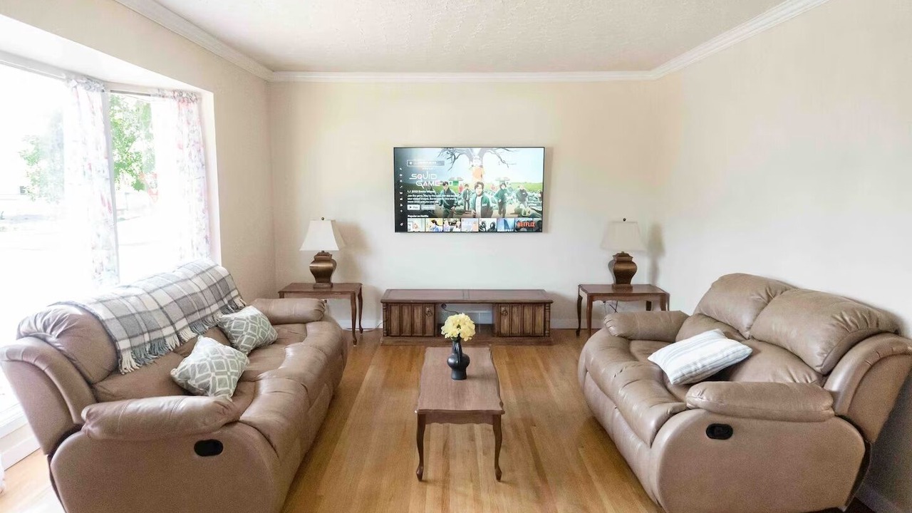 Photo of Livingroom in Shaganappi