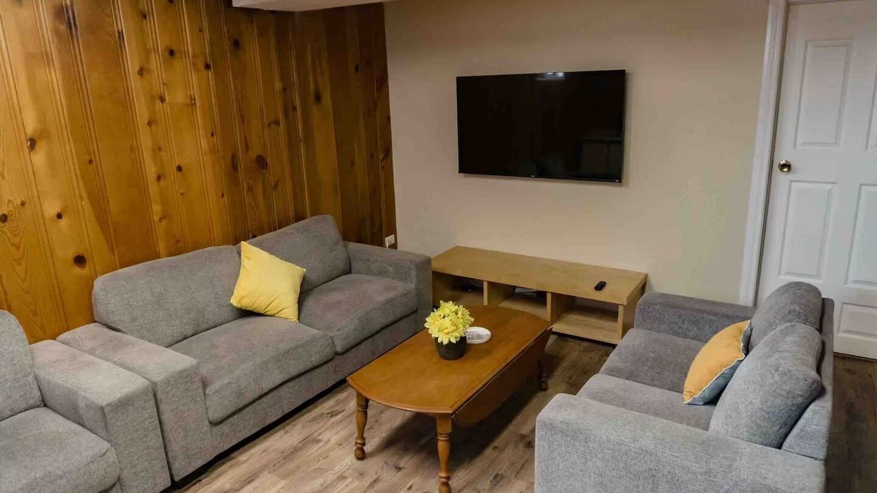 Photo of Livingroom in Shaganappi