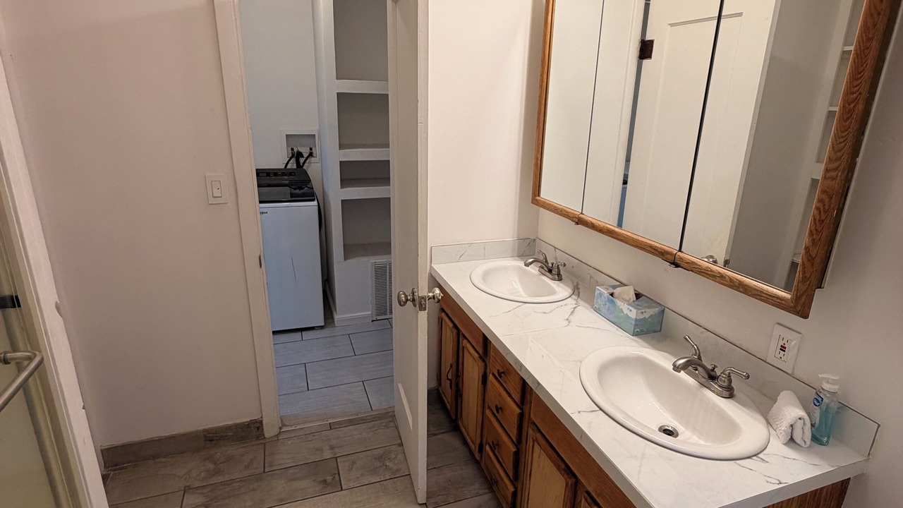 Photo of Bathroom in Parachute