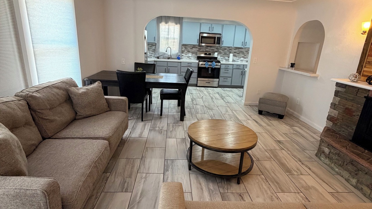Photo of Livingroom in Parachute
