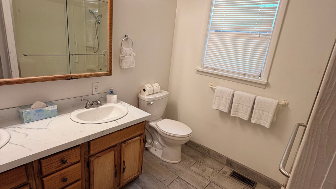 Photo of Bathroom in Parachute