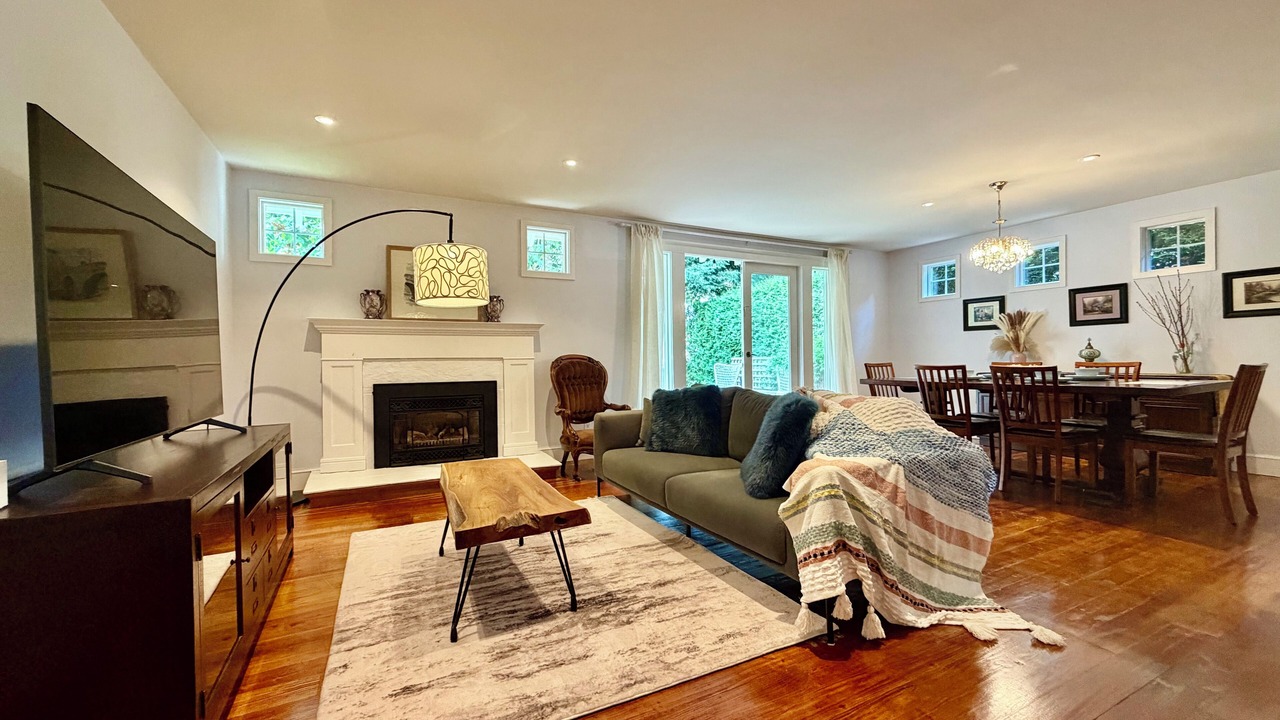 Photo of Livingroom in Crescent Beach