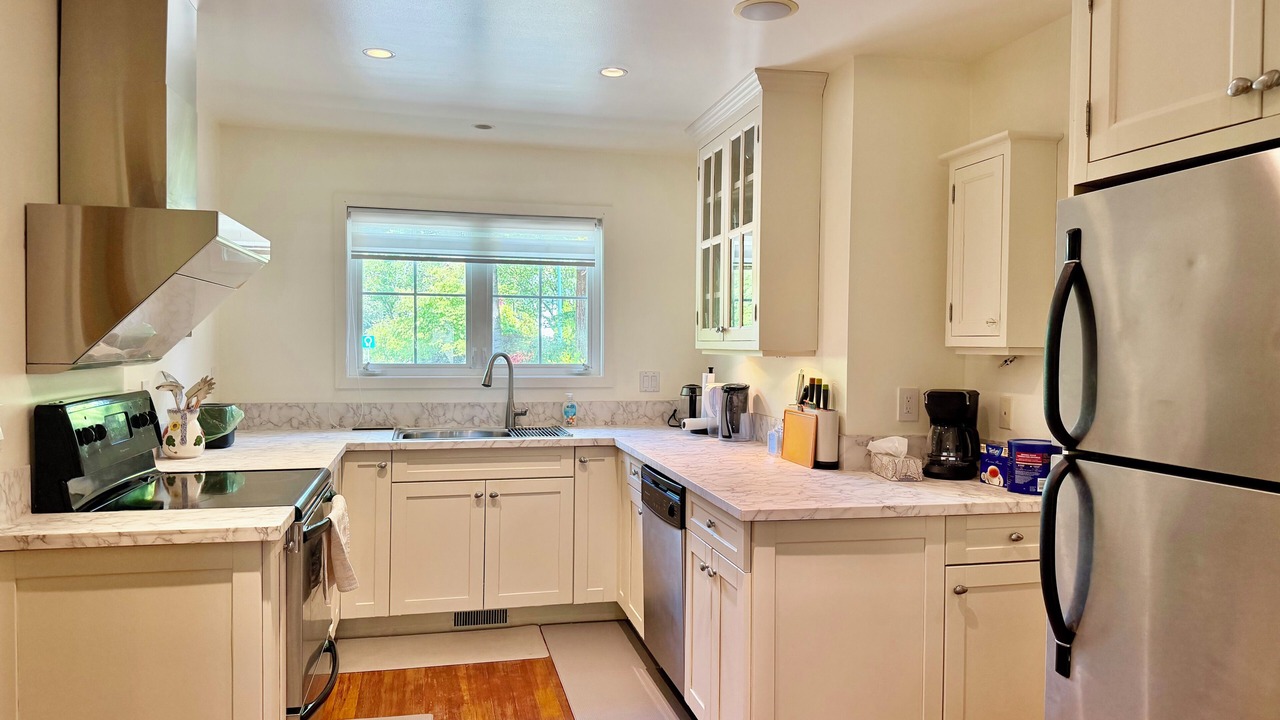 Photo of Kitchen in Crescent Beach