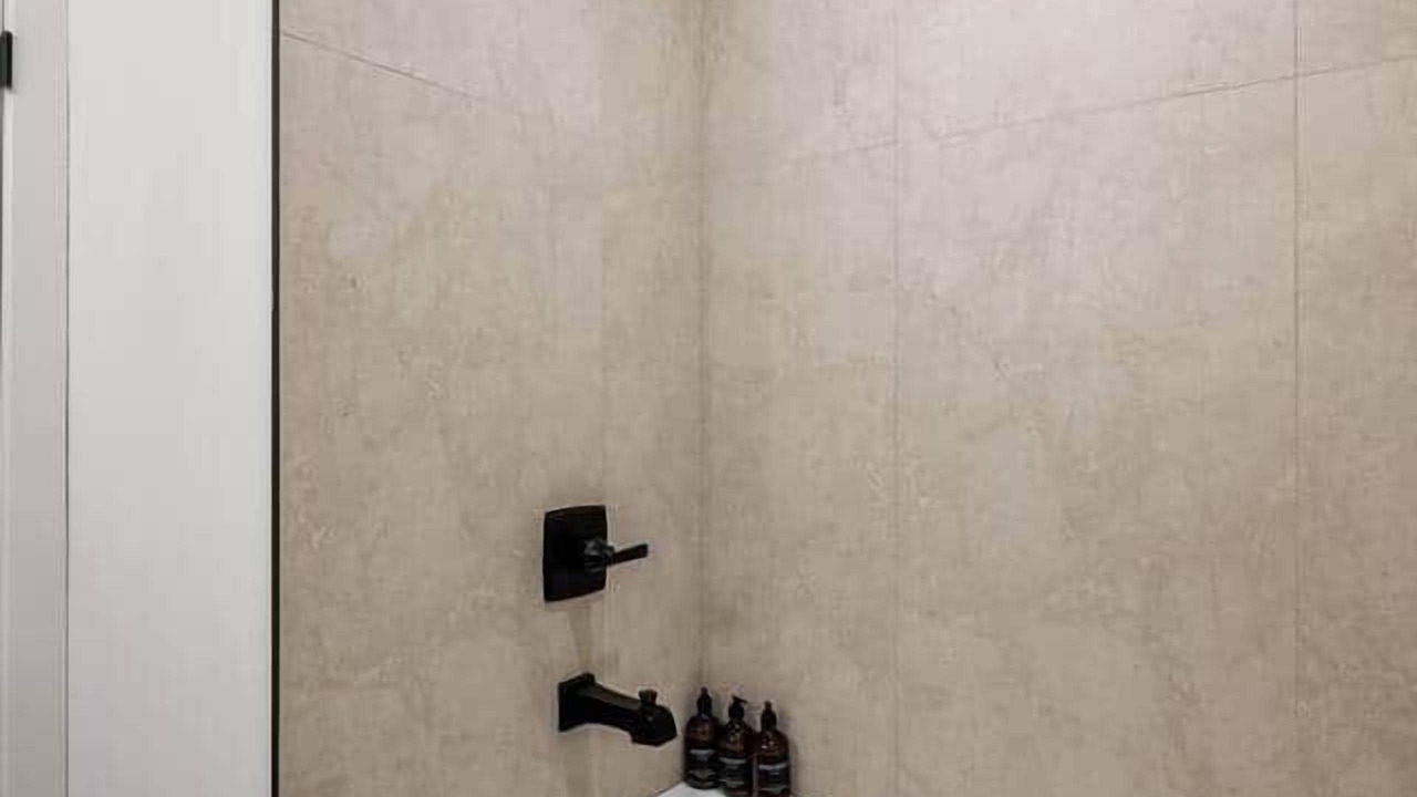 Photo of Bathroom in Shaganappi