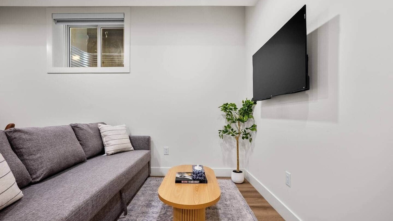 Photo of Livingroom in Shaganappi