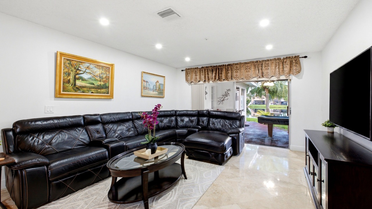Photo of Livingroom in Pembroke Pines