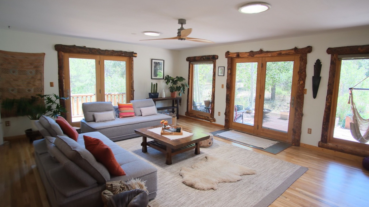 Photo of Livingroom in Howard