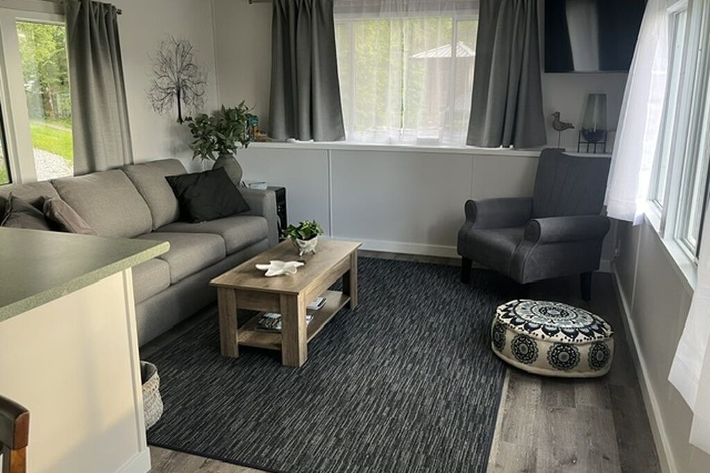 Photo of Livingroom in Madeira Park