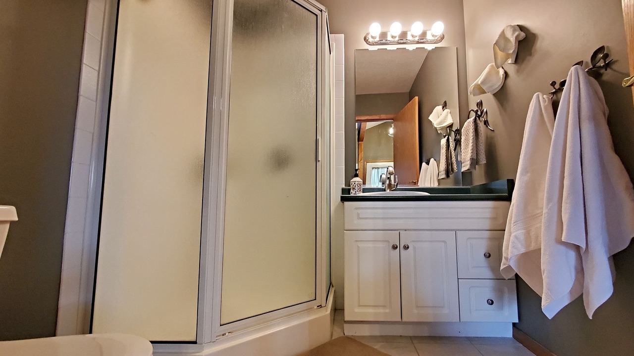Photo of Bathroom in Sunburst Estates