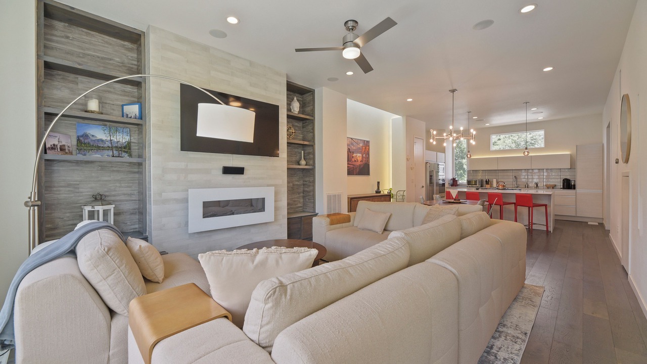 Photo of Livingroom in Sloan Lake
