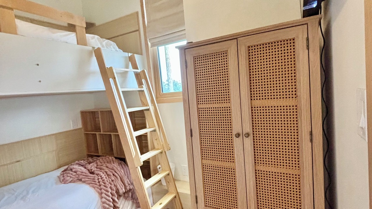 Photo of Bedroom in Lundbreck