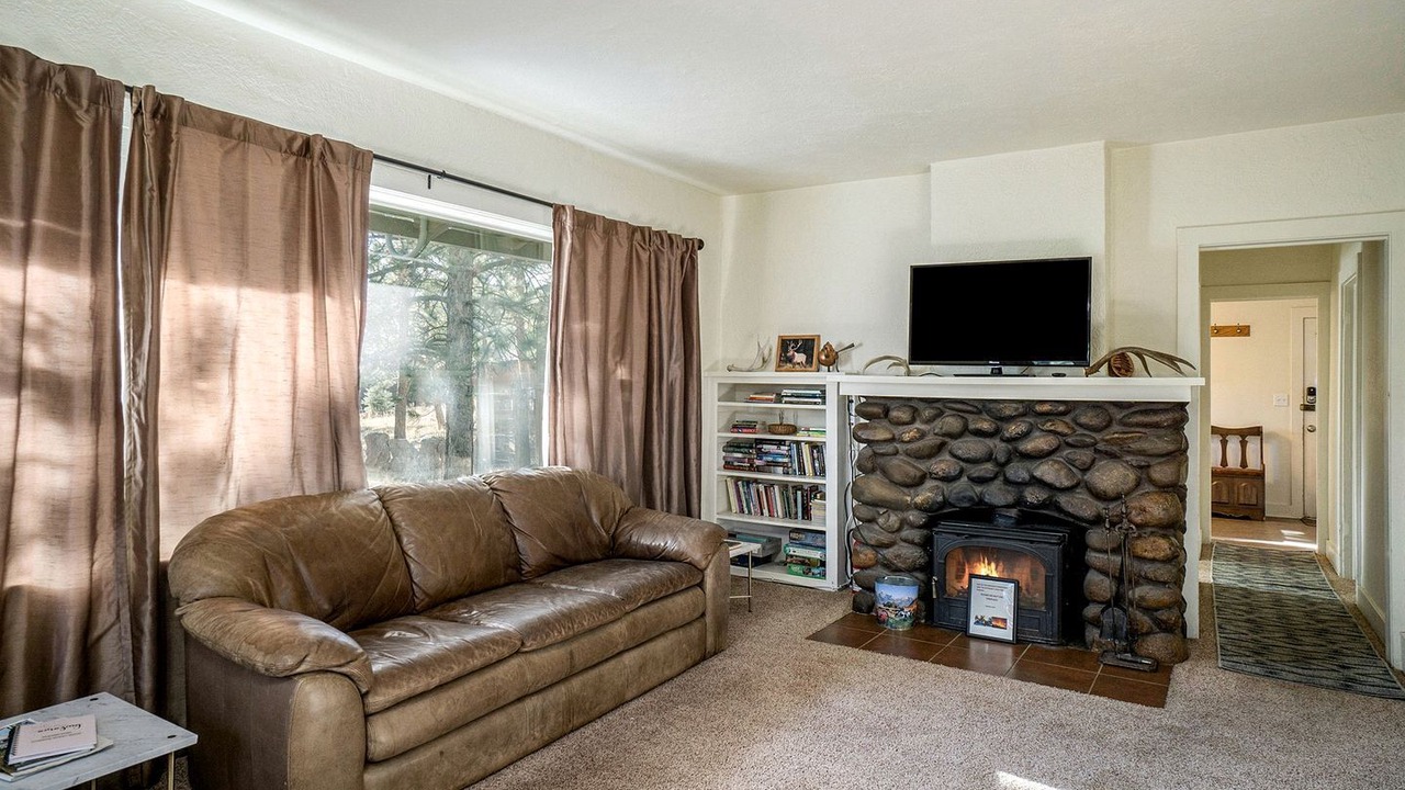 Photo of Livingroom in Estes Park