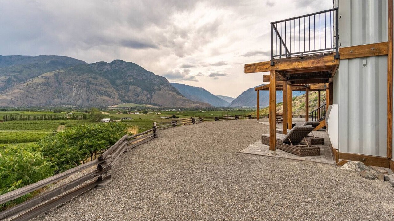 Photo of Patio Balcony in Okanagan-Similkameen