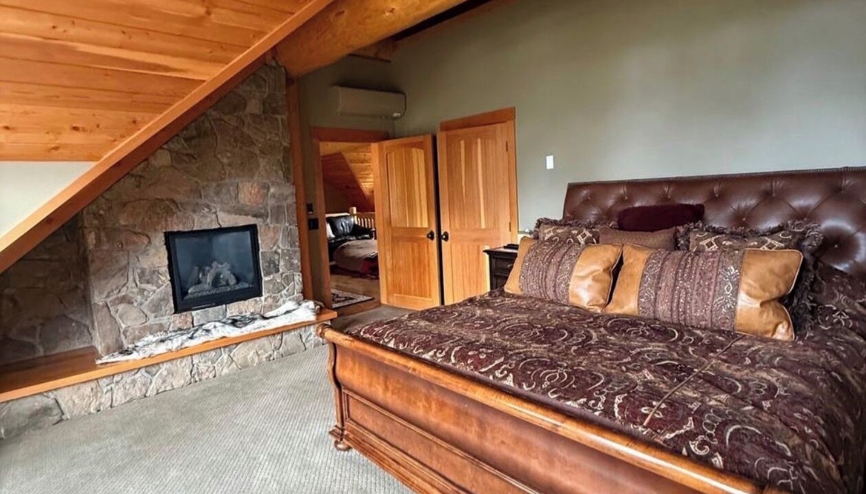 Photo of Bedroom in Cougar Creek