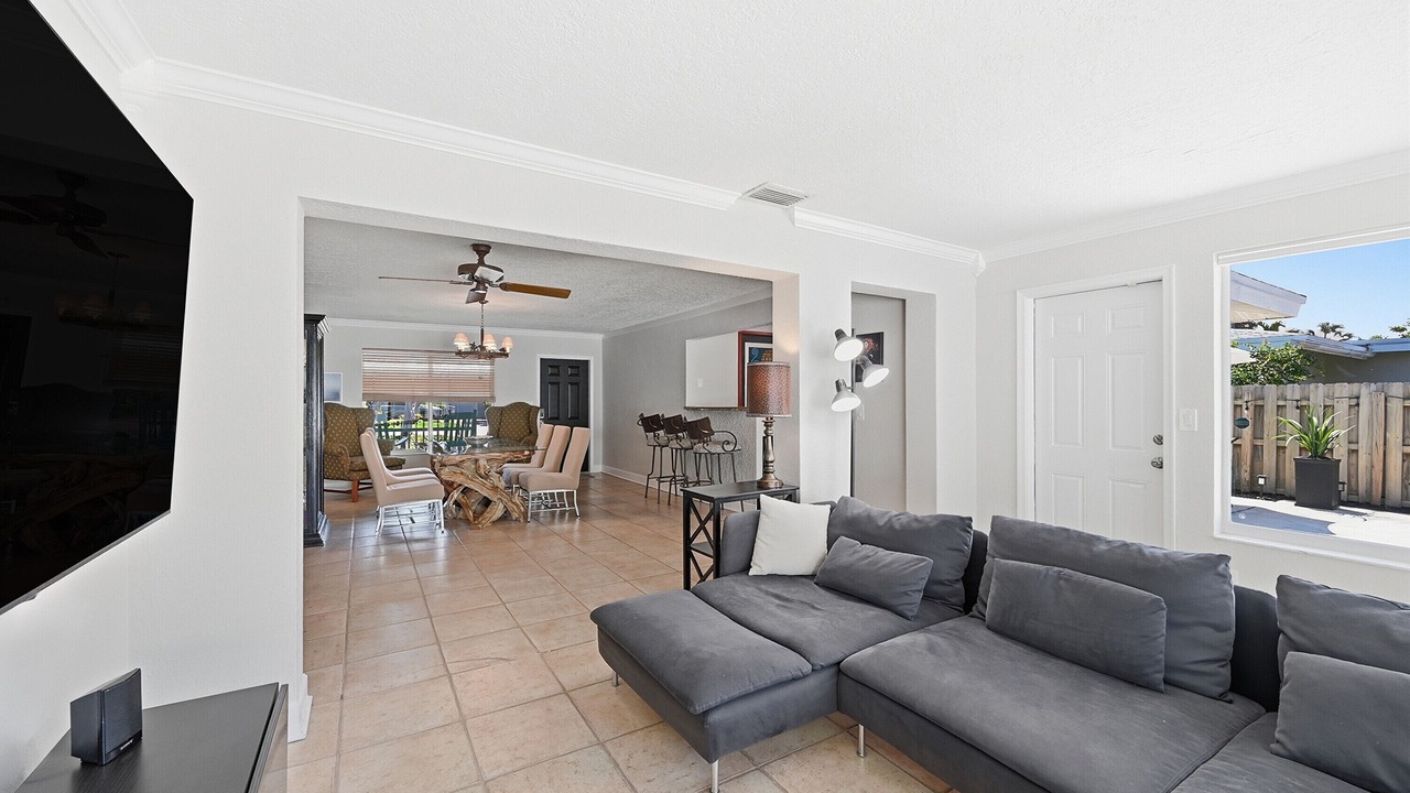 Photo of Livingroom in Santa Barbara Estates