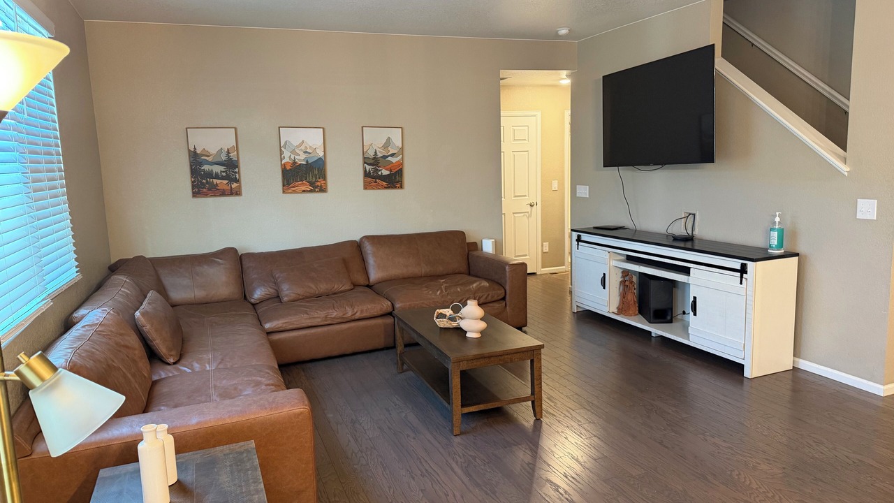 Photo of Livingroom in Aurora