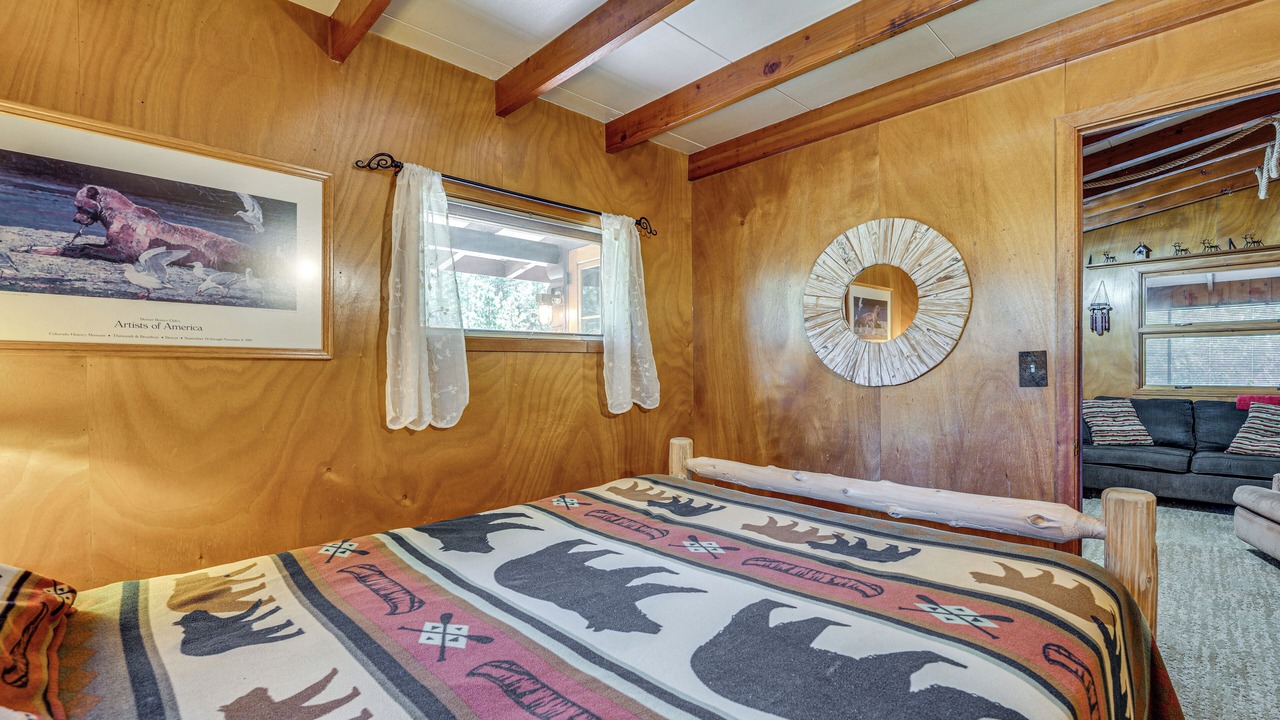 Photo of Bedroom in Drake