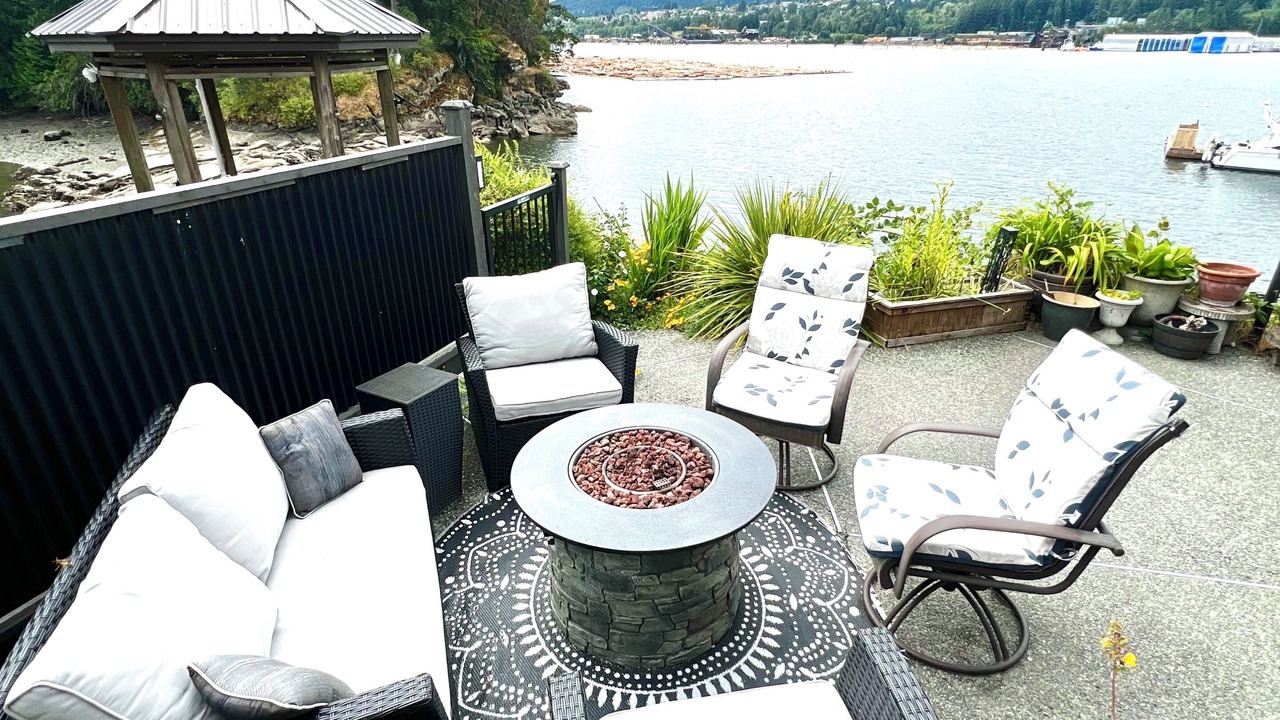 Photo of Patio Balcony in North Oyster
