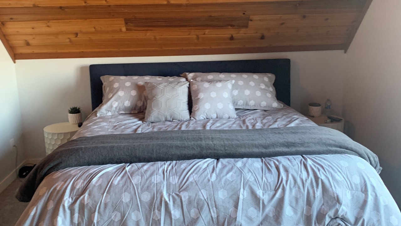 Photo of Bedroom in Vulcan County