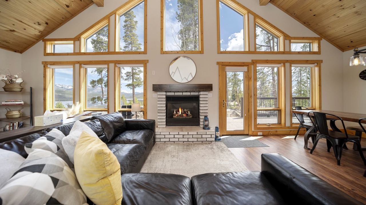 Photo of Livingroom in Grand Lake