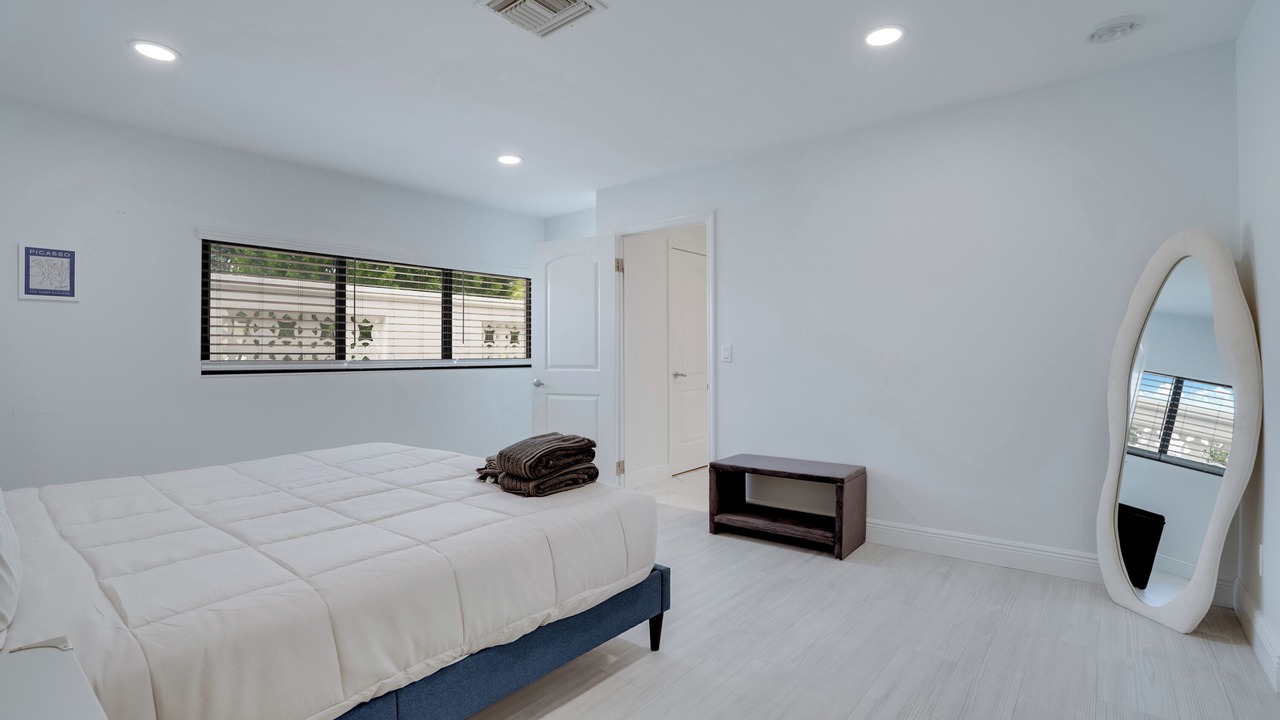 Photo of Bedroom in Harbor Village