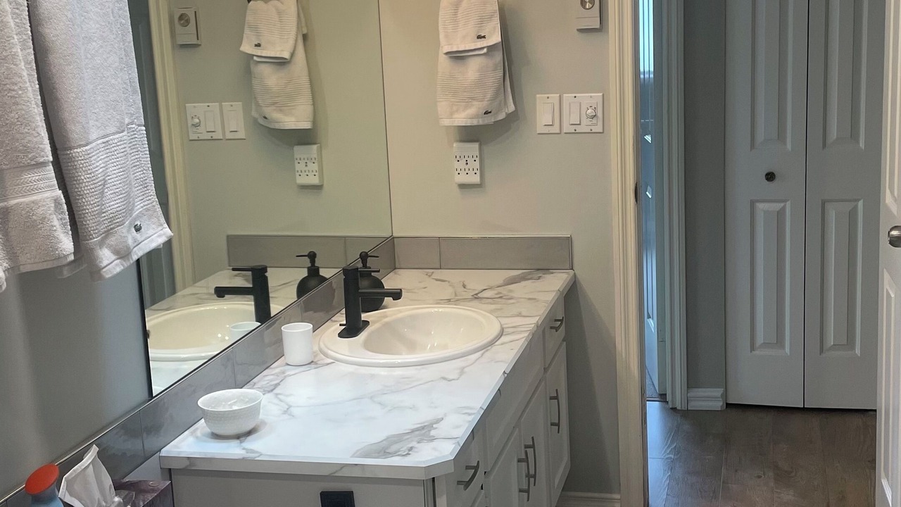Photo of Bathroom in Departure Bay