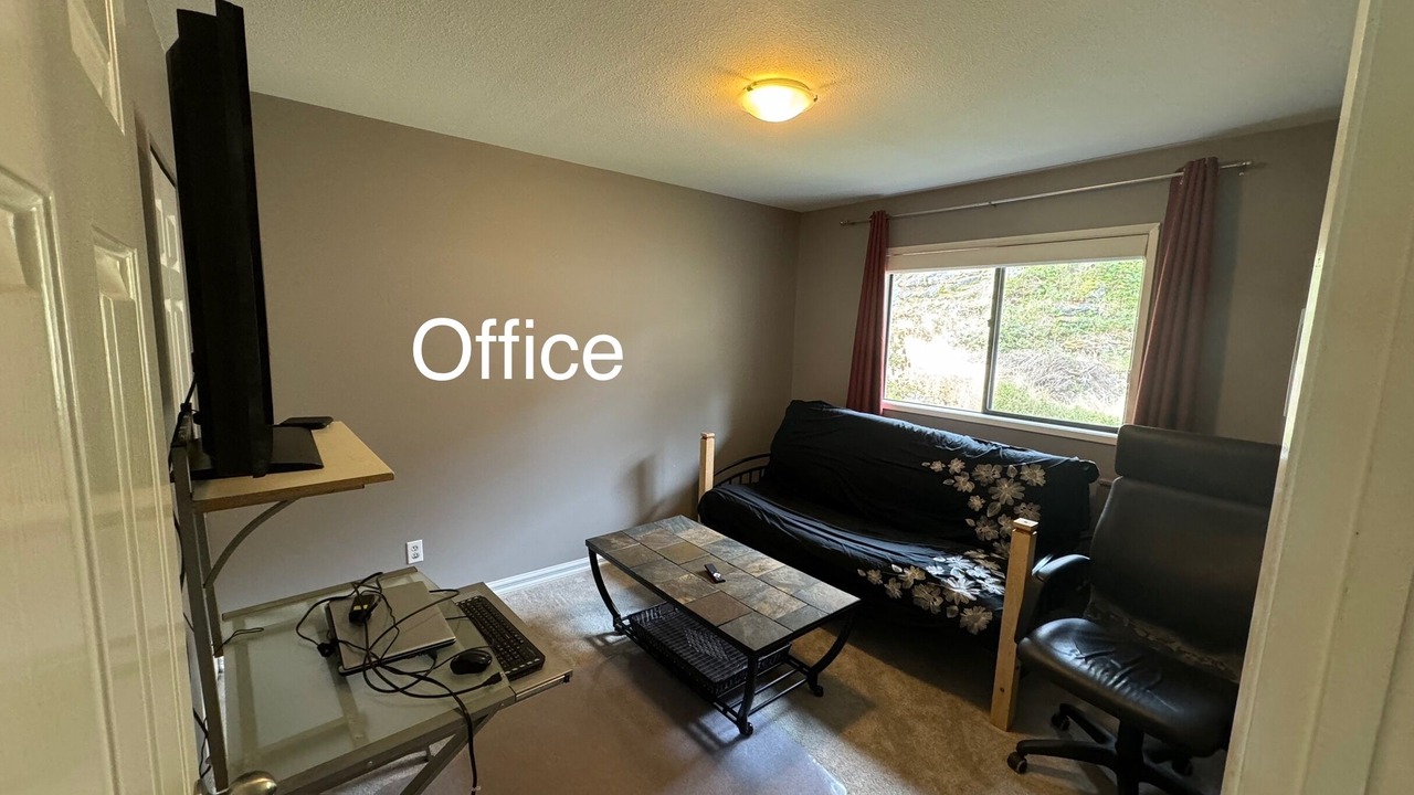 Photo of Bedroom in Departure Bay