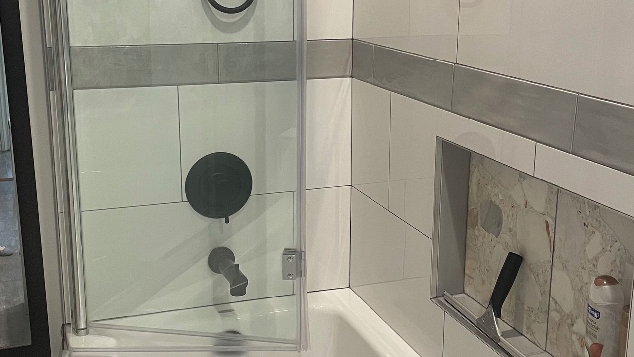 Photo of Bathroom in Departure Bay