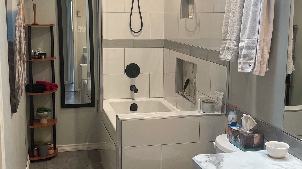 Photo of Bathroom in Departure Bay