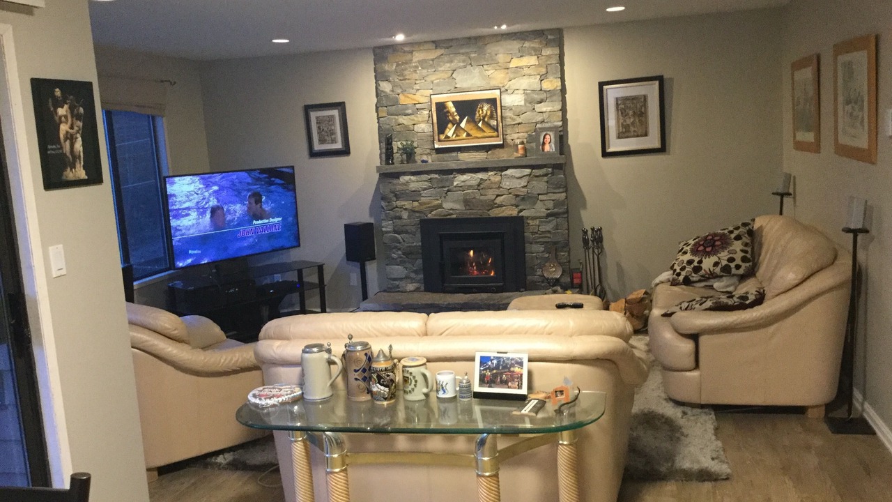 Photo of Livingroom in Departure Bay