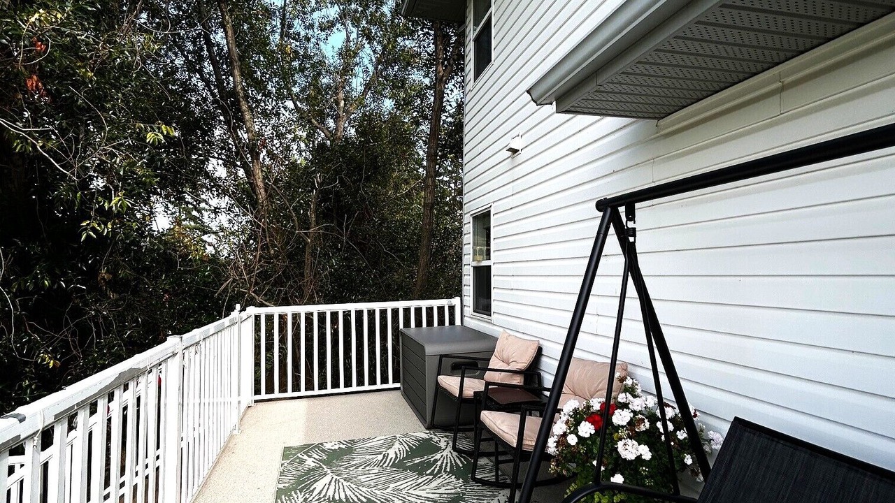 Photo of Patio Balcony in Sylvan Lake