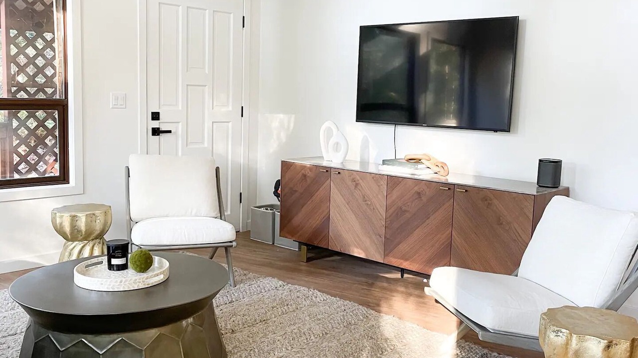 Photo of Livingroom in Shawnigan Lake