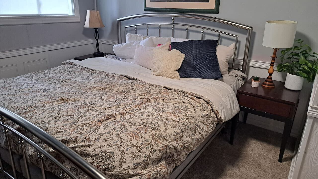 Photo of Bedroom in Oakwood Village