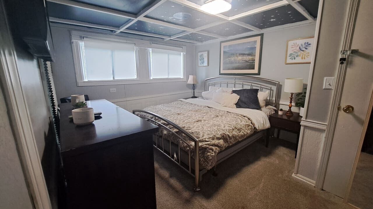 Photo of Bedroom in Oakwood Village