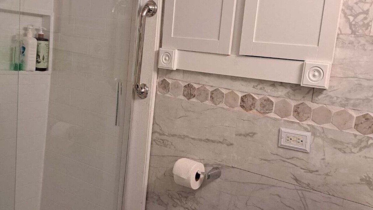 Photo of Bathroom in Oakwood Village
