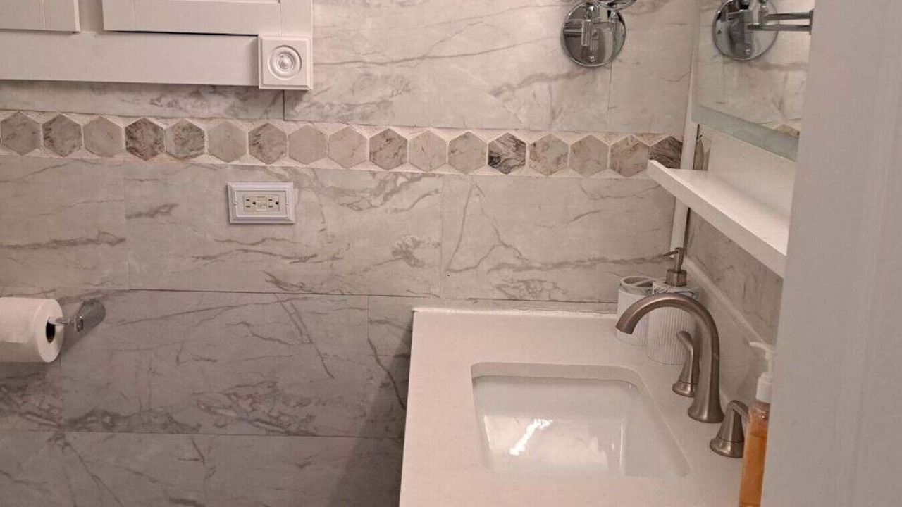 Photo of Bathroom in Oakwood Village