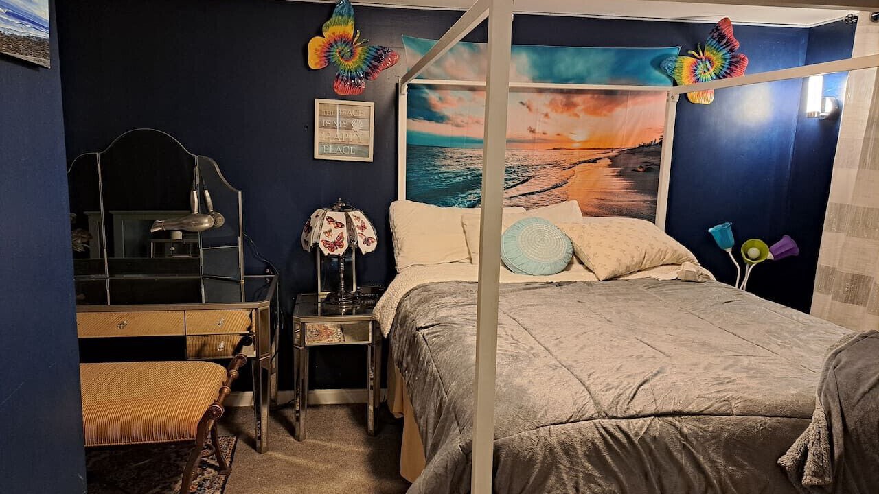 Photo of Bedroom in Oakwood Village