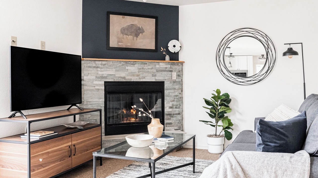 Photo of Livingroom in Englewood