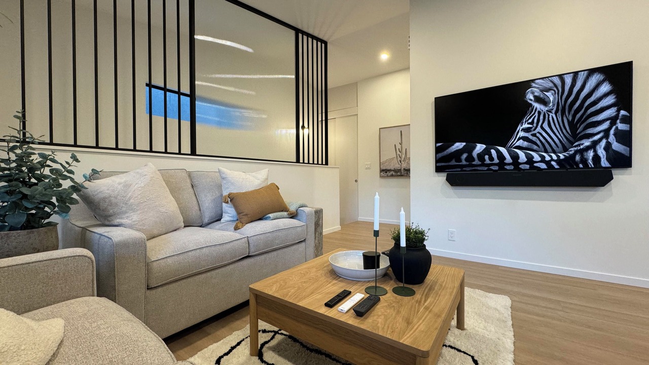 Photo of Livingroom in Whyte ave